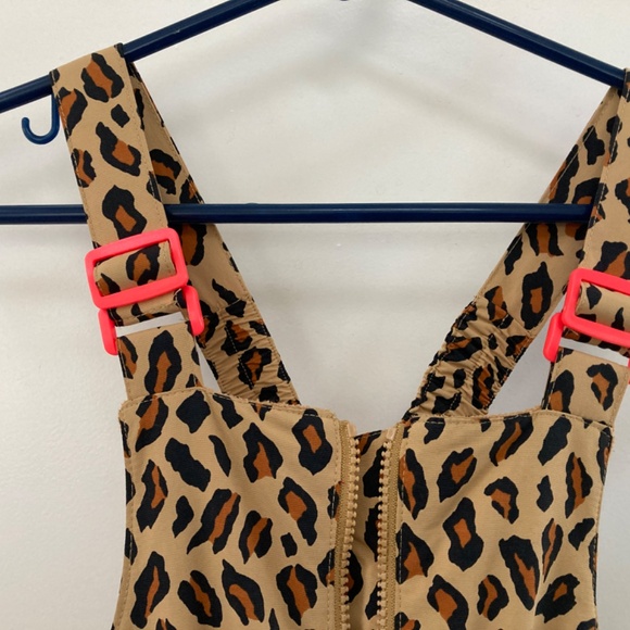 Kids Girls Bib Snow Pants in Leopard Print - Small, Amazon Essentials - Picture 4 of 10